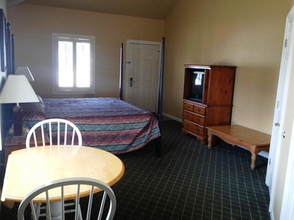 Cottage Inn - Robinsonville Room photo