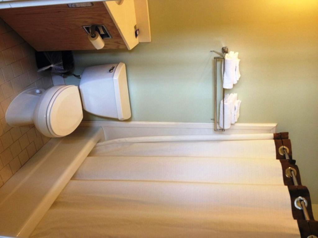 Cottage Inn - Robinsonville Room photo